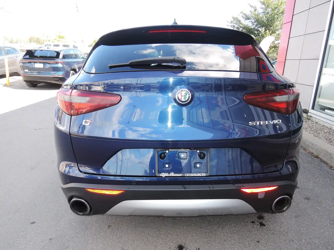 Alfa Romeo Stelvio снимка Alfa Romeo Stelvio