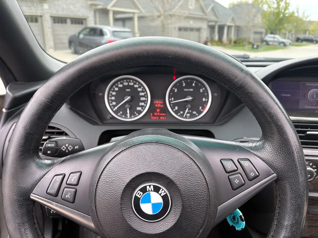 BMW 6 Series снимка BMW 6 Series