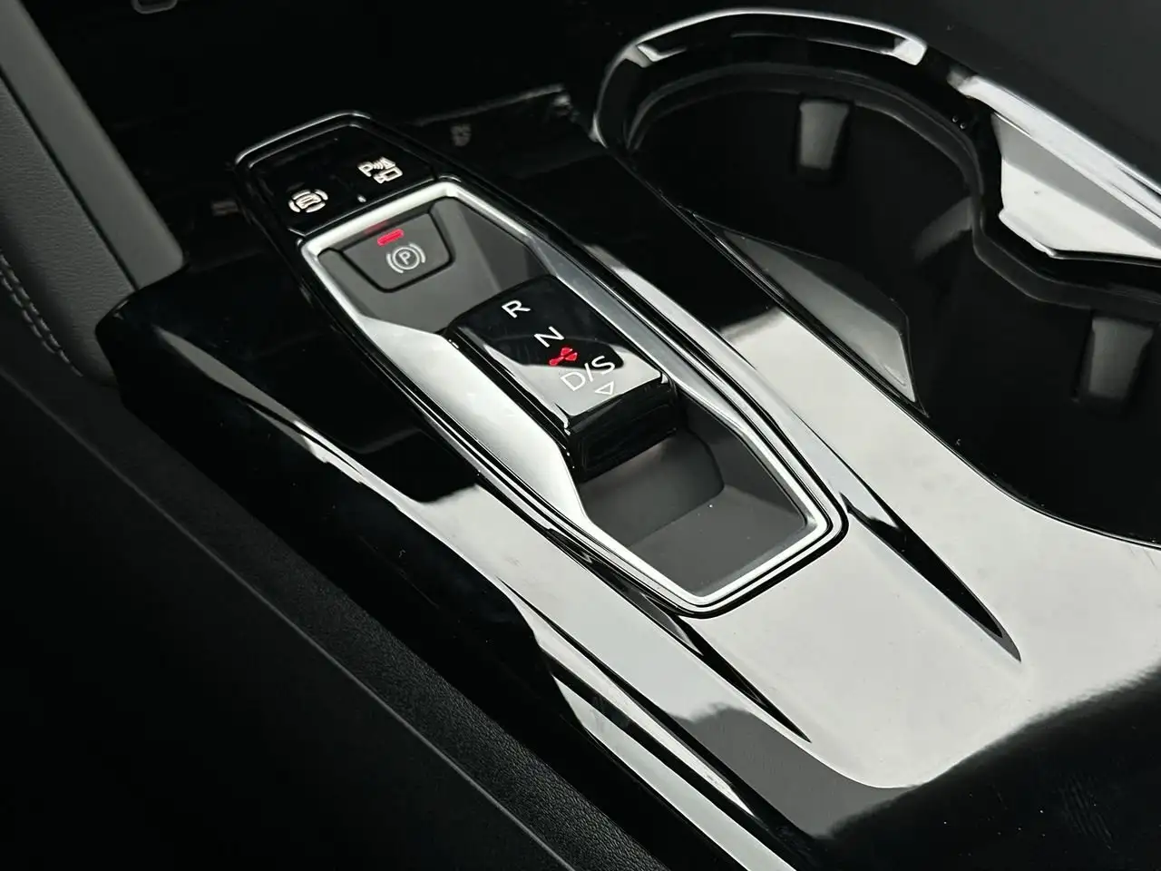 Audi Q5 снимка Audi Q5