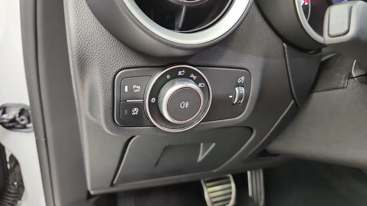 Alfa Romeo Stelvio снимка Alfa Romeo Stelvio