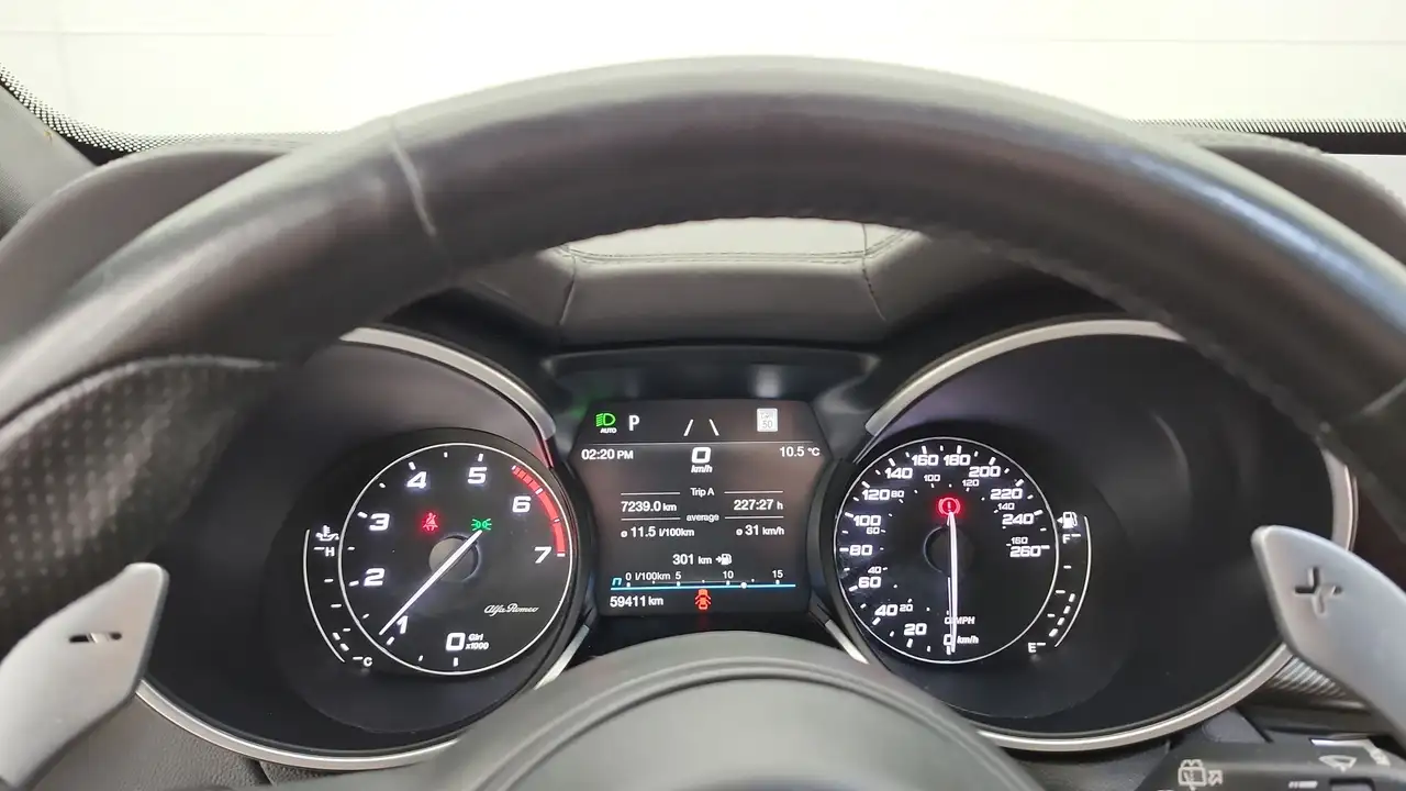 Alfa Romeo Stelvio снимка Alfa Romeo Stelvio