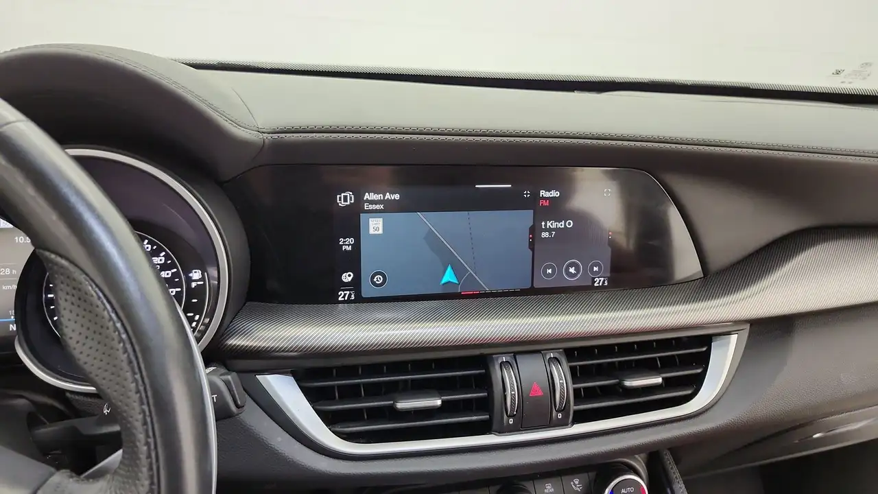 Alfa Romeo Stelvio снимка Alfa Romeo Stelvio