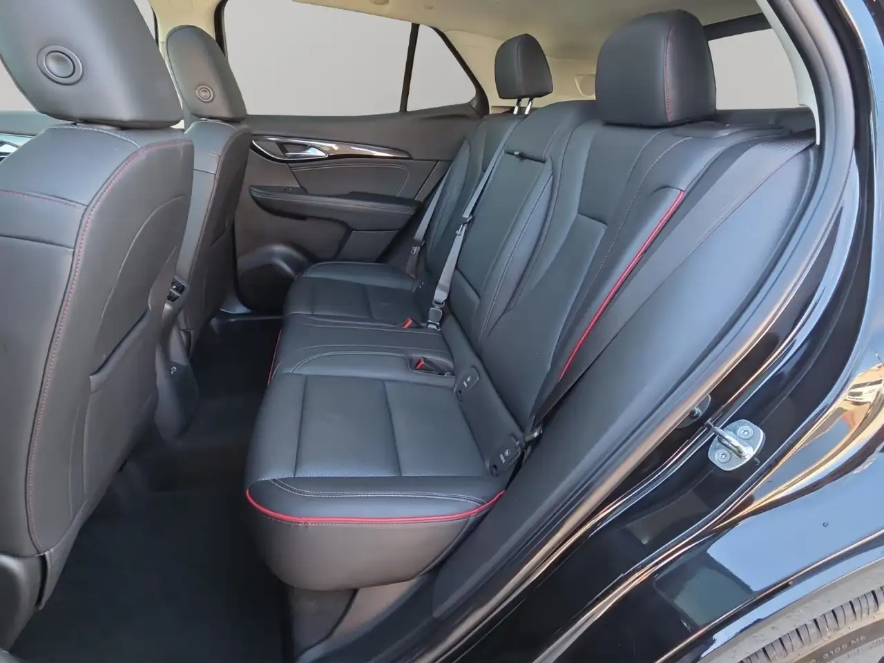 Buick Envision photo Buick Envision
