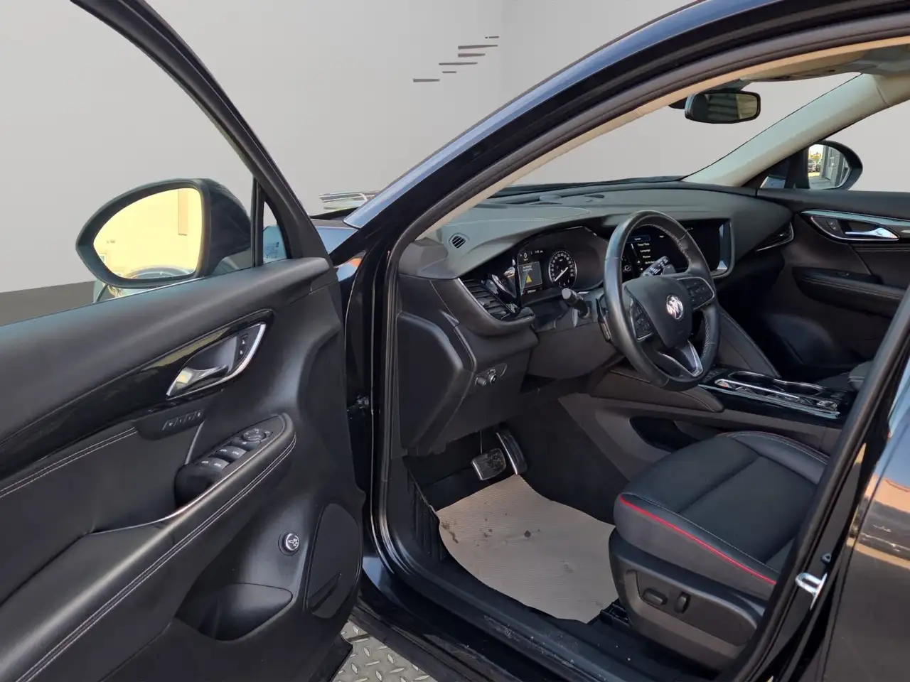 Buick Envision photo Buick Envision