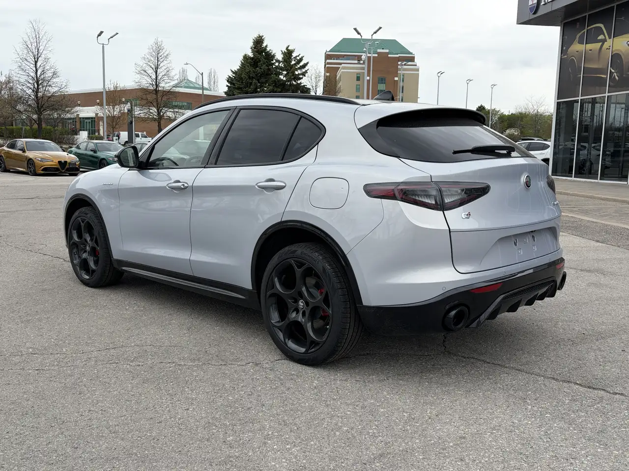 Alfa Romeo Stelvio снимка Alfa Romeo Stelvio