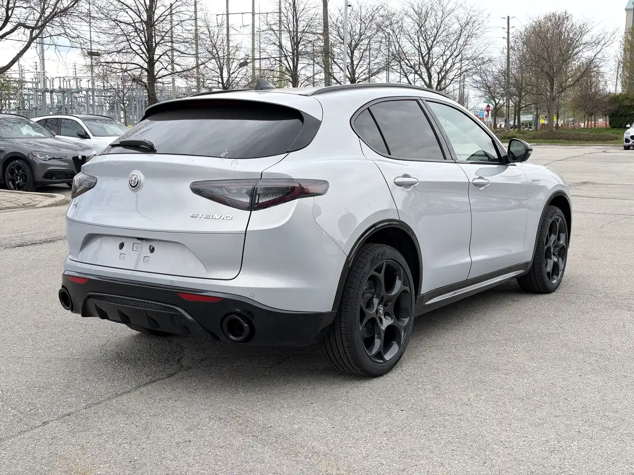 Alfa Romeo Stelvio снимка Alfa Romeo Stelvio