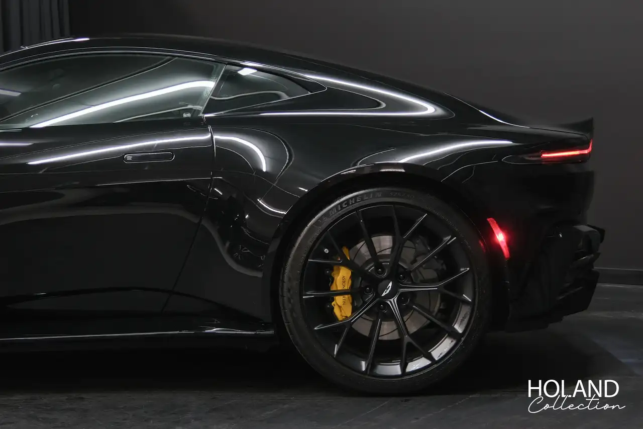 Aston Martin Vantage снимка Aston Martin Vantage