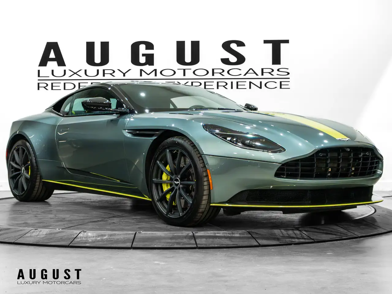 Aston Martin DB11 fotografie Aston Martin DB11
