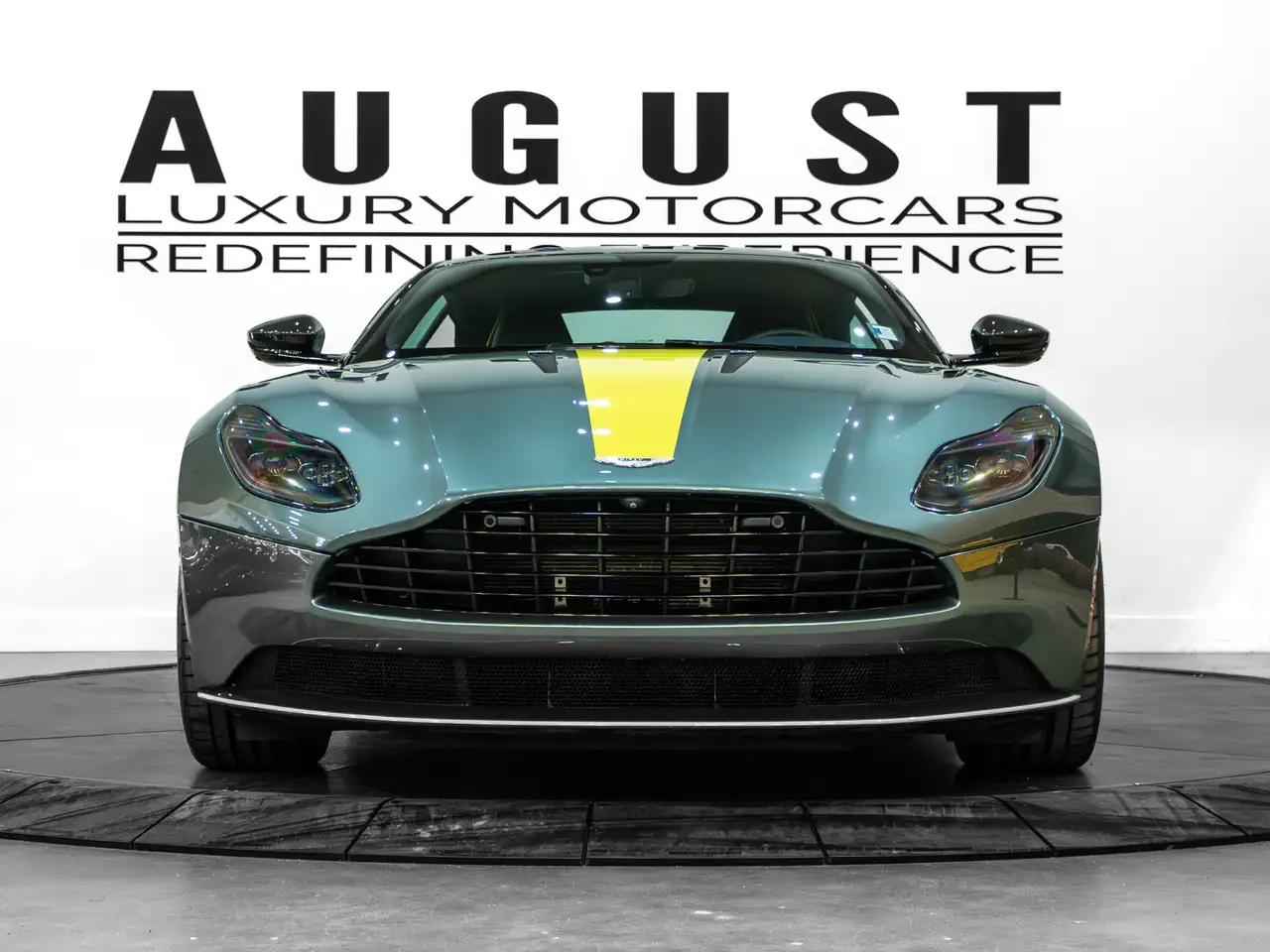 Aston Martin DB11 fotografie Aston Martin DB11