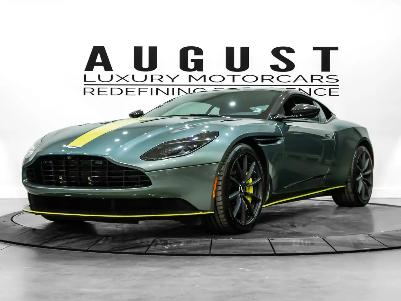 Aston Martin DB11 fotografie Aston Martin DB11