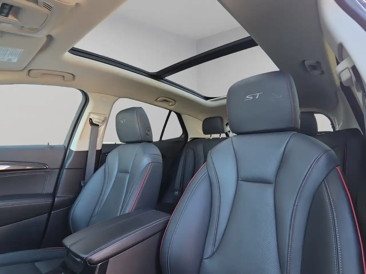 Buick Envision photo Buick Envision