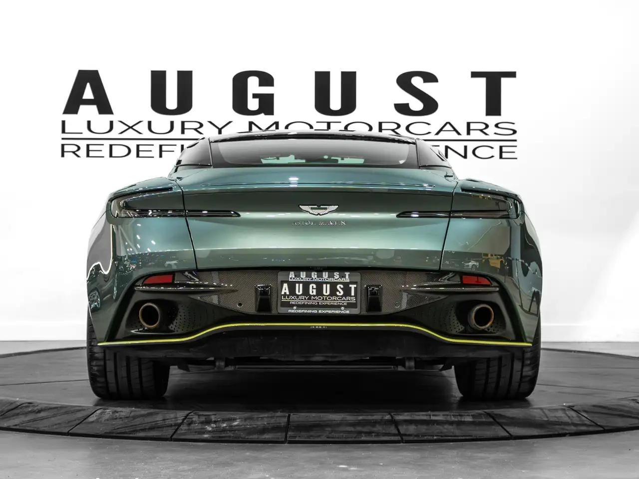 Aston Martin DB11 fotografie Aston Martin DB11