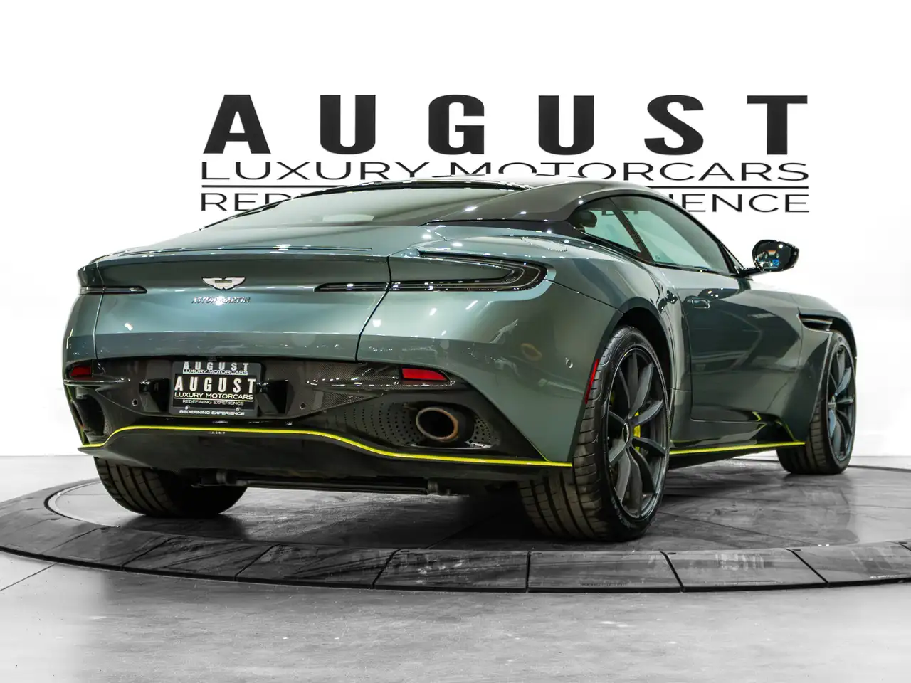 Aston Martin DB11 fotografie Aston Martin DB11