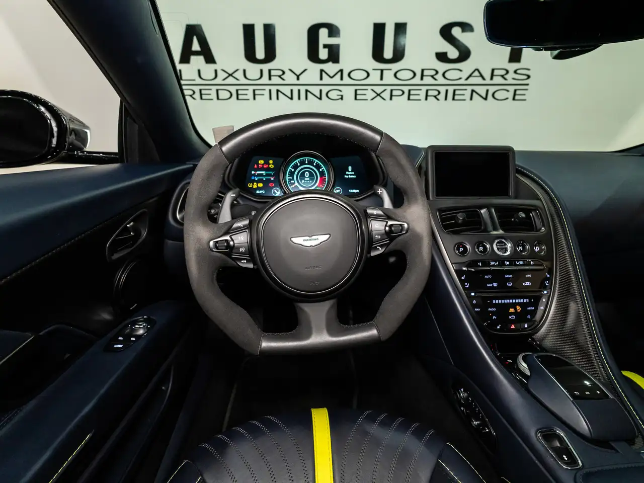 Aston Martin DB11 fotografie Aston Martin DB11