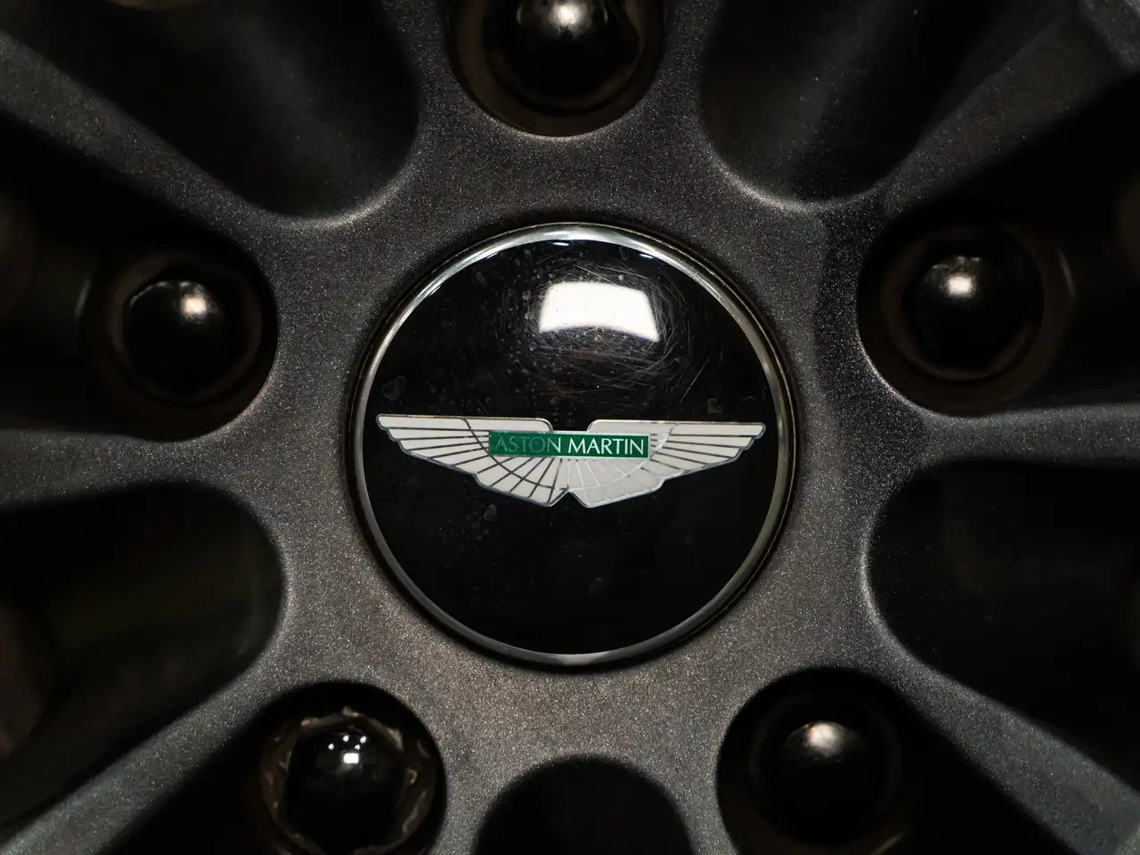 Aston Martin DB11 fotografie Aston Martin DB11