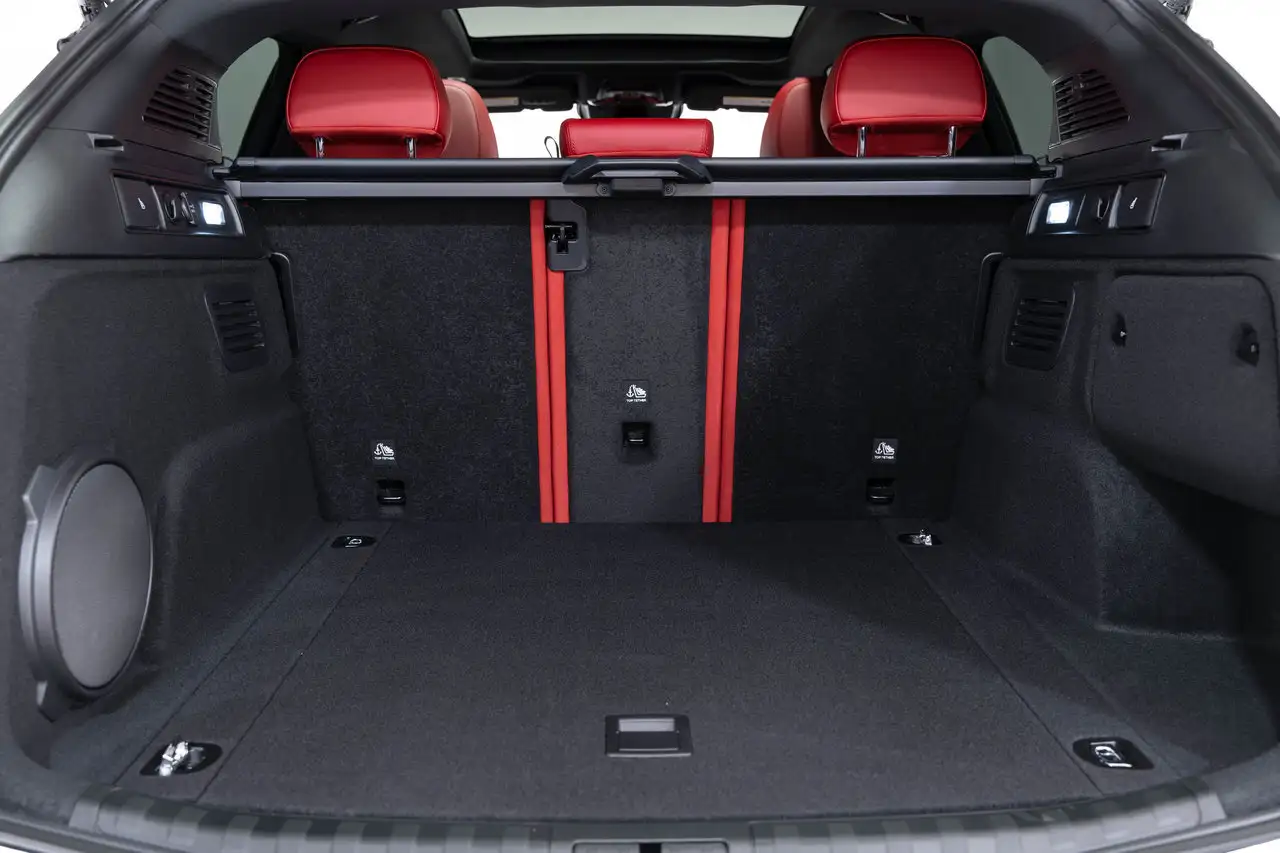 Alfa Romeo Stelvio снимка Alfa Romeo Stelvio