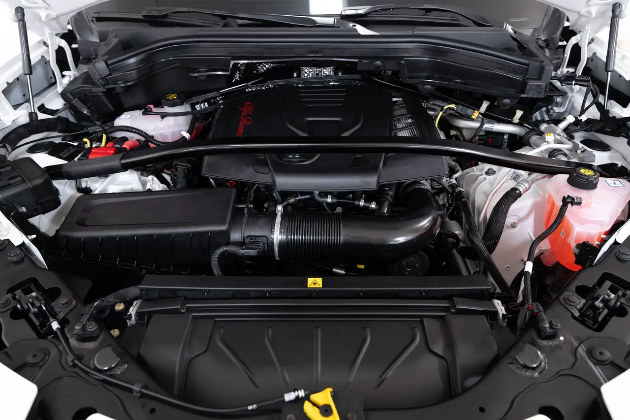 Alfa Romeo Stelvio снимка Alfa Romeo Stelvio