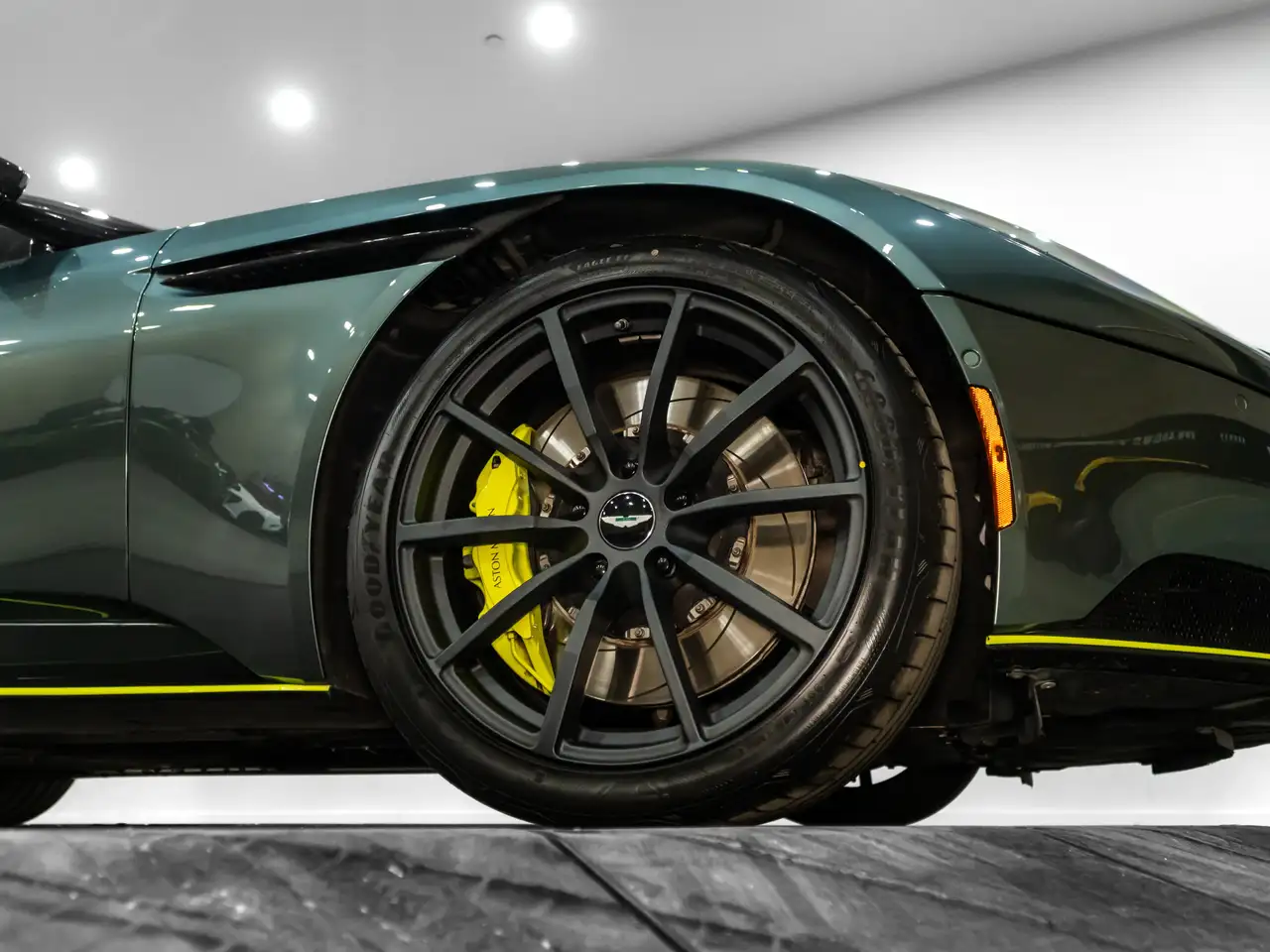 Aston Martin DB11 fotografie Aston Martin DB11