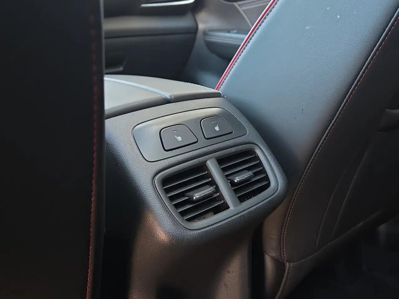 Buick Envision photo Buick Envision
