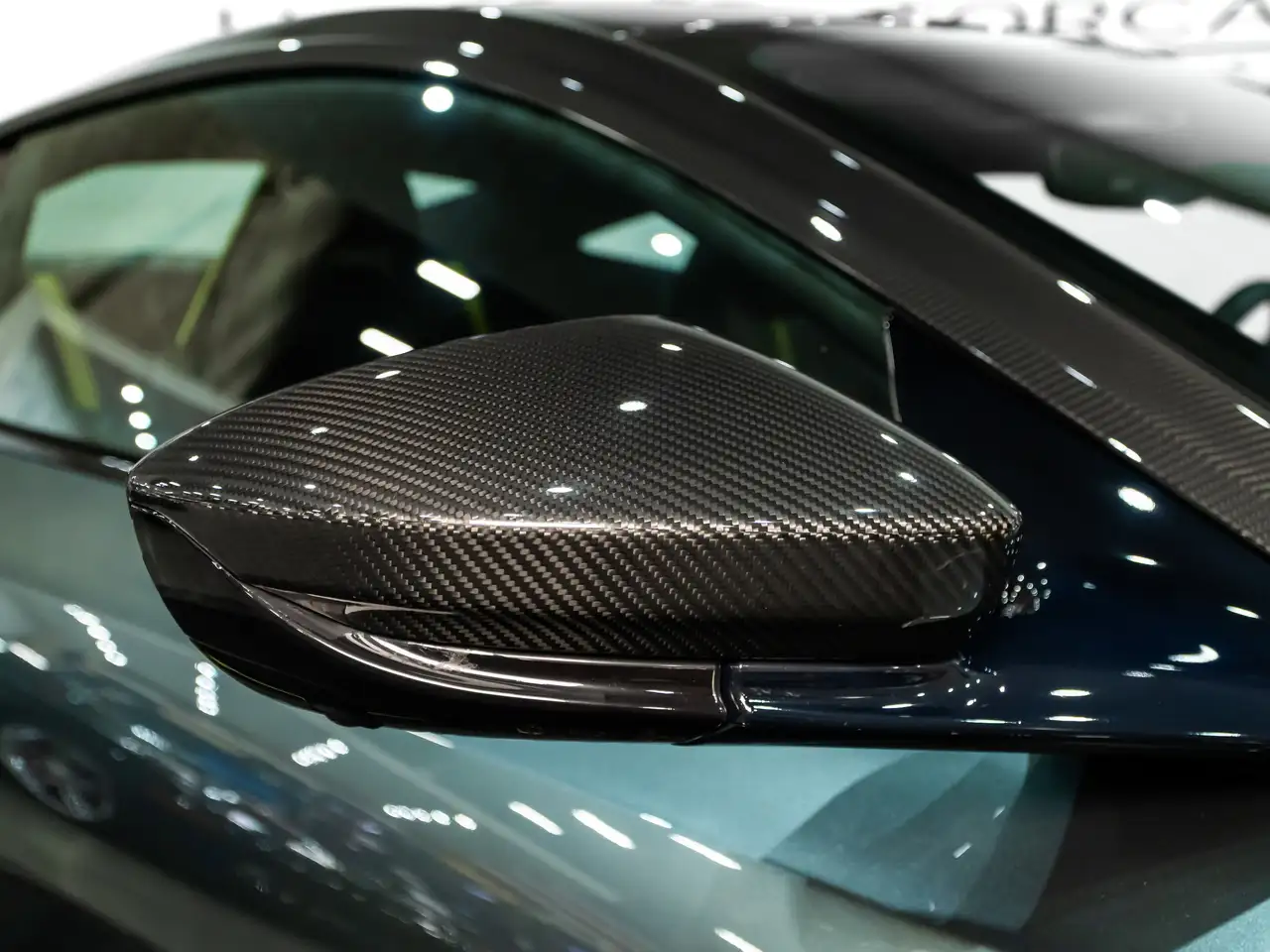 Aston Martin DB11 fotografie Aston Martin DB11