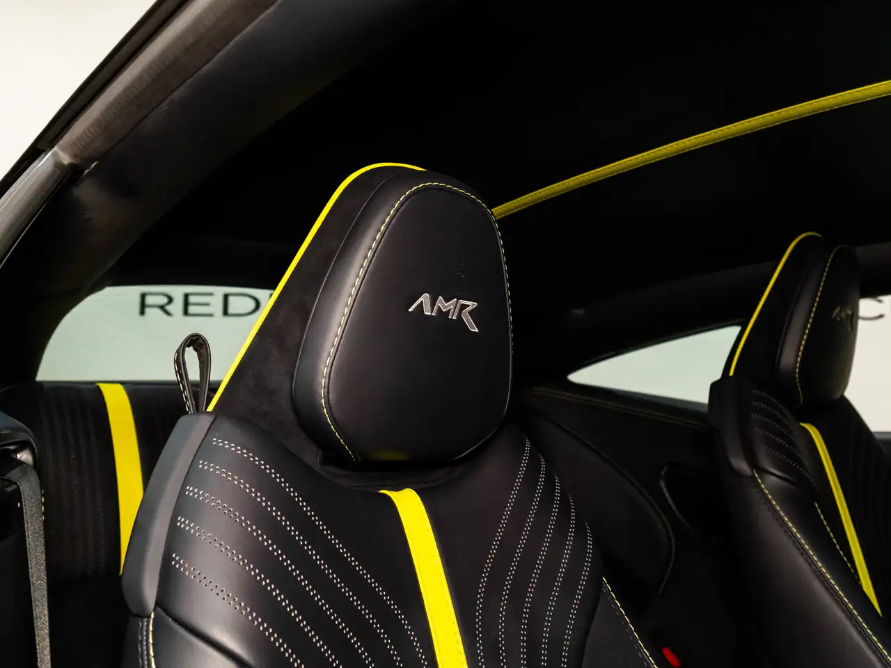 Aston Martin DB11 fotografie Aston Martin DB11