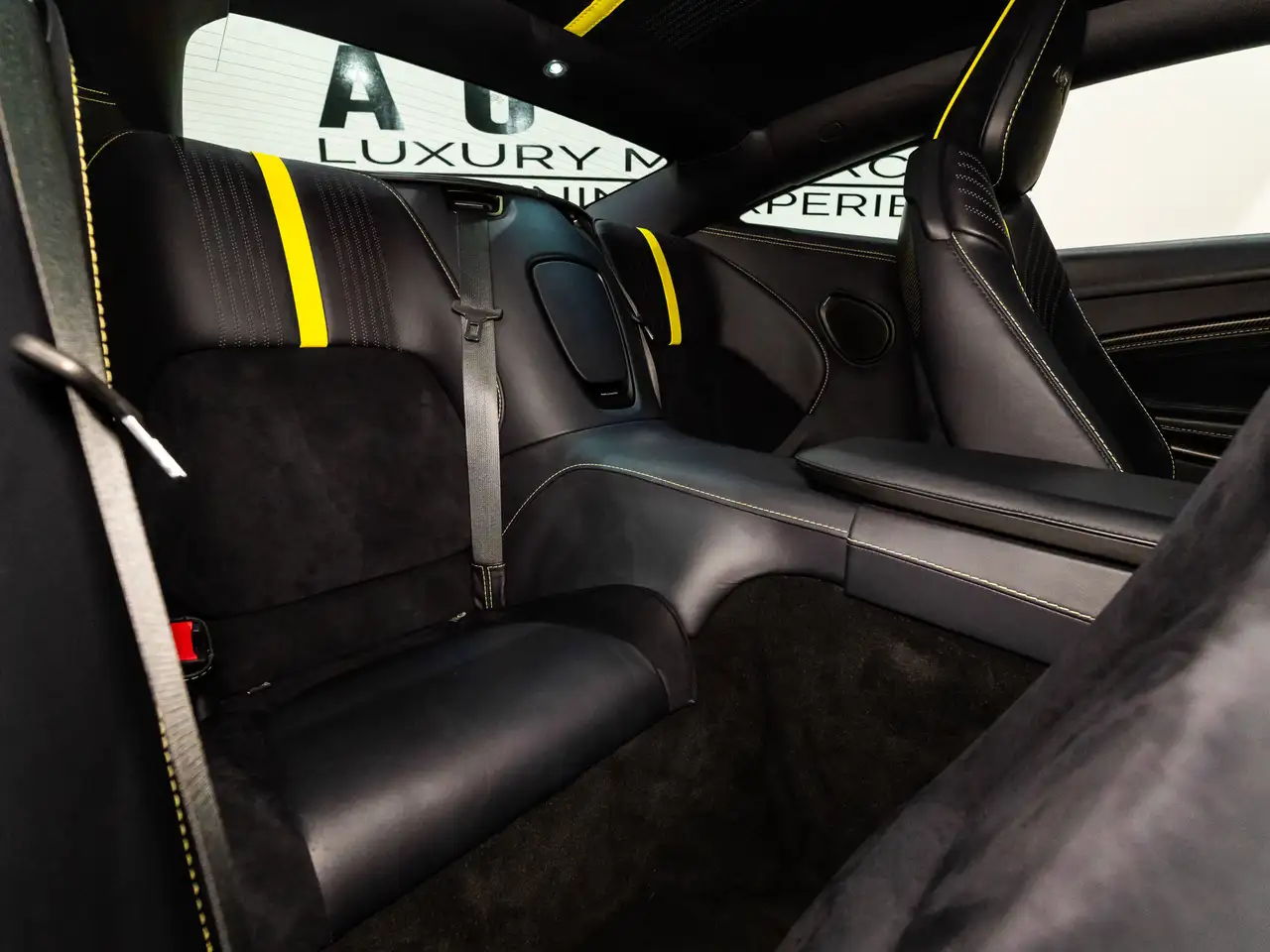Aston Martin DB11 fotografie Aston Martin DB11