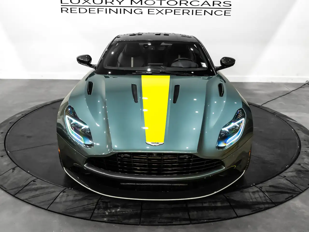 Aston Martin DB11 fotografie Aston Martin DB11