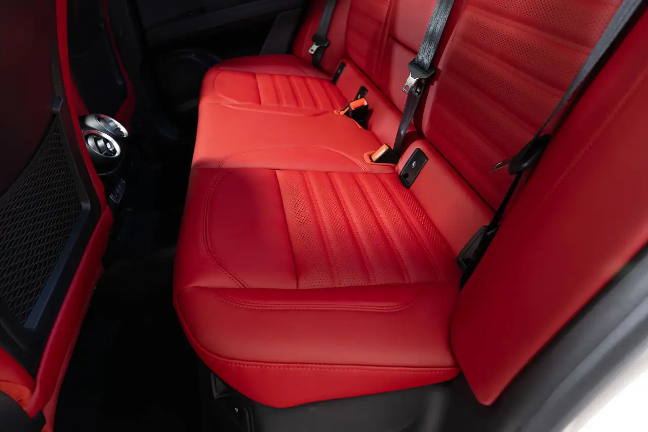 Alfa Romeo Stelvio снимка Alfa Romeo Stelvio