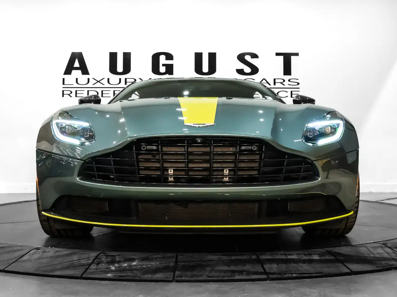 Aston Martin DB11 fotografie Aston Martin DB11