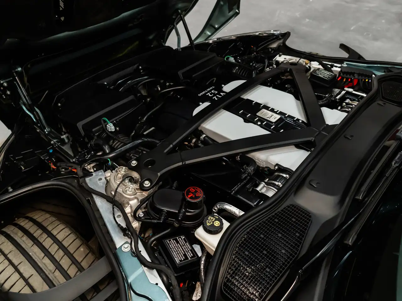 Aston Martin DB11 fotografie Aston Martin DB11