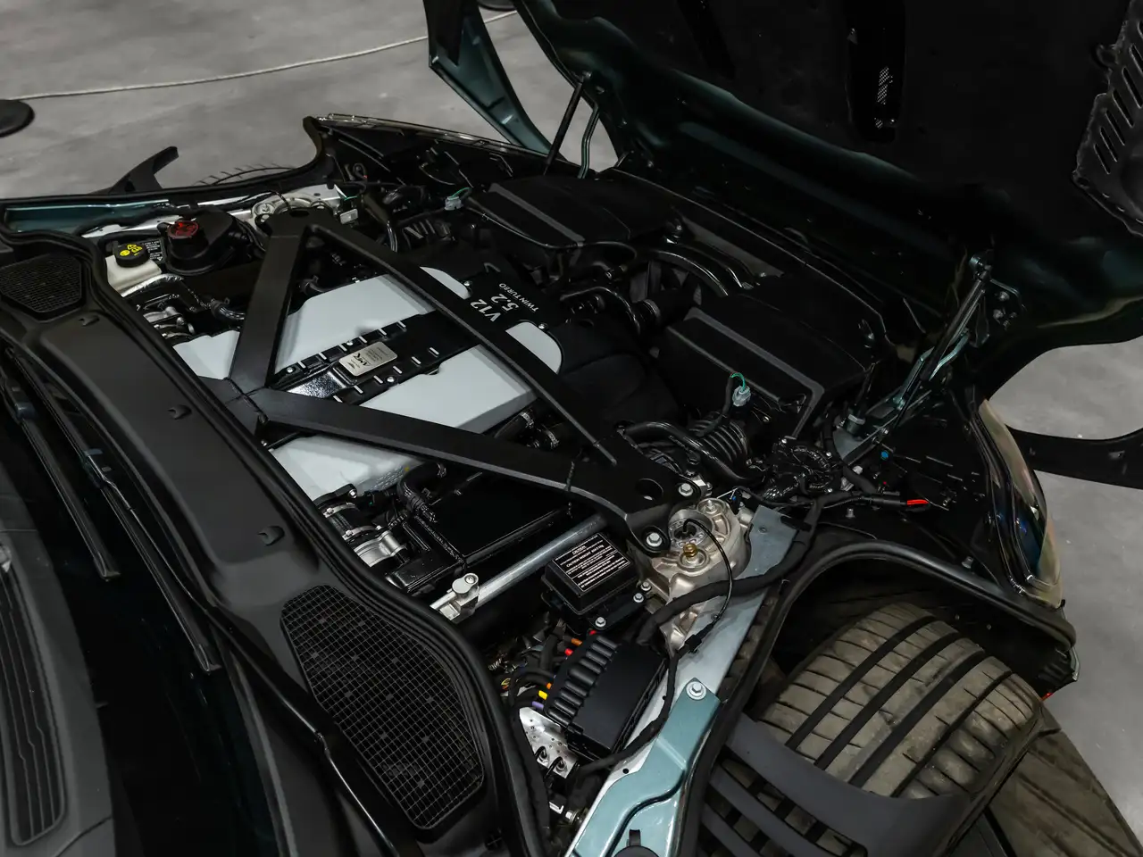 Aston Martin DB11 fotografie Aston Martin DB11