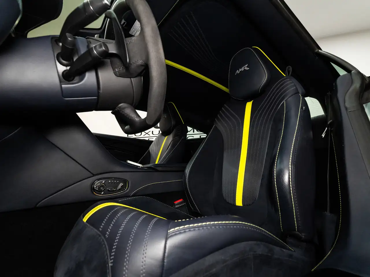 Aston Martin DB11 fotografie Aston Martin DB11