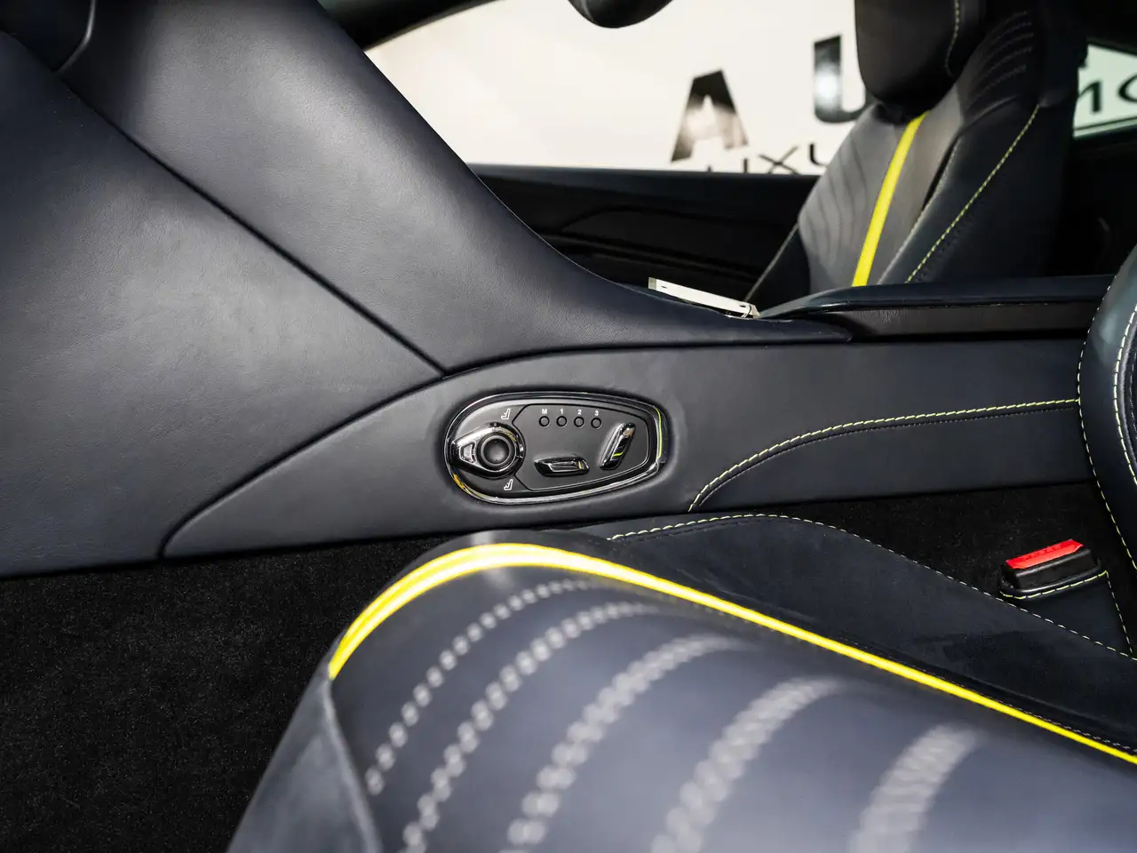 Aston Martin DB11 fotografie Aston Martin DB11