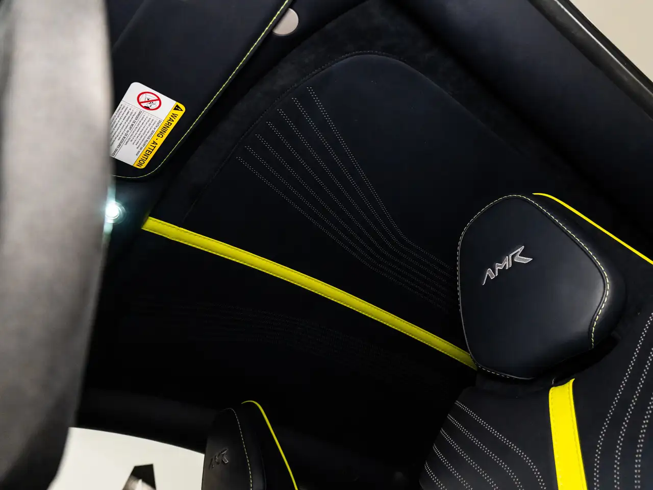Aston Martin DB11 fotografie Aston Martin DB11