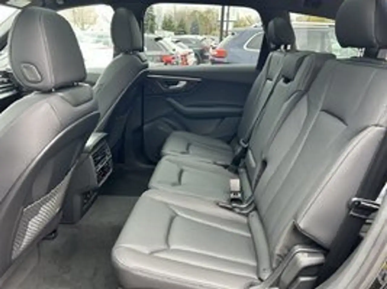 Audi Q7 photo Audi Q7