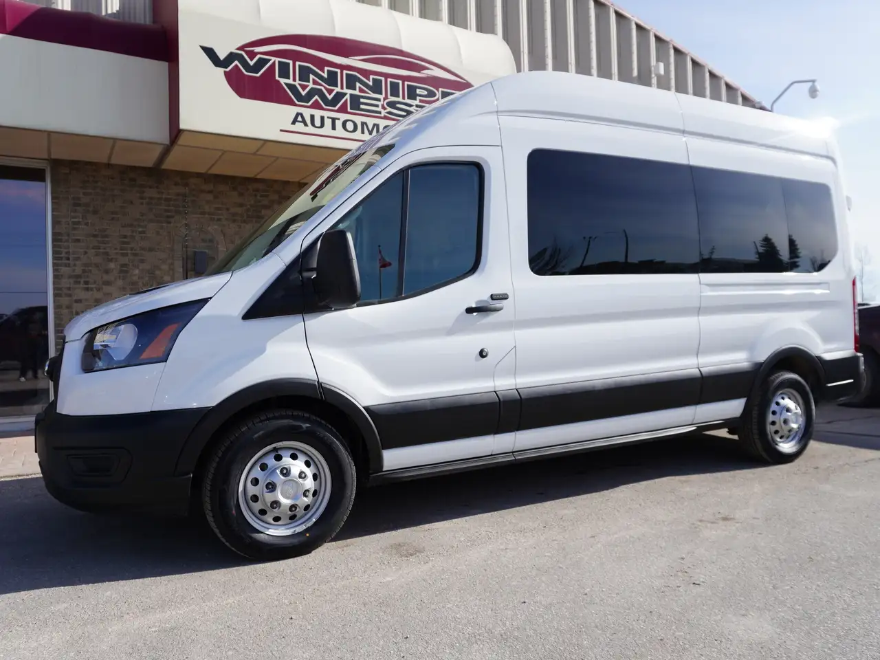 Ford Transit Passenger Wagon fotografie Ford Transit Passenger Wagon
