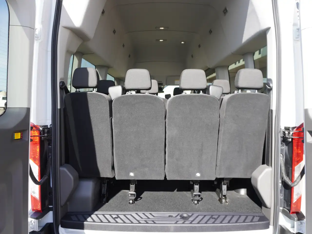 Ford Transit Passenger Wagon fotografie Ford Transit Passenger Wagon