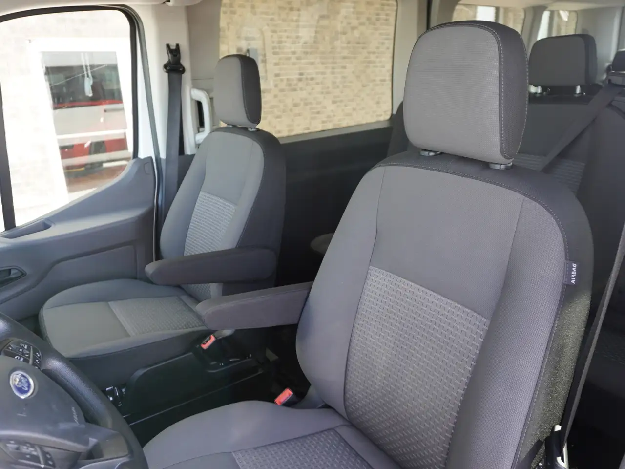 Ford Transit Passenger Wagon fotografie Ford Transit Passenger Wagon