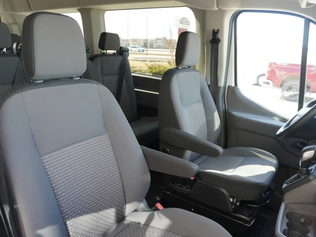 Ford Transit Passenger Wagon fotografie Ford Transit Passenger Wagon