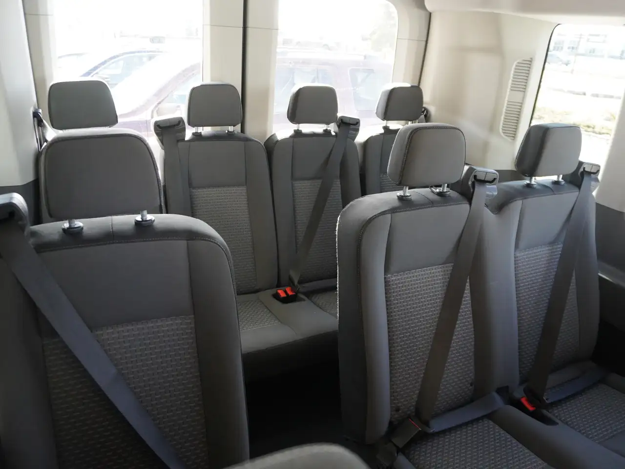 Ford Transit Passenger Wagon fotografie Ford Transit Passenger Wagon