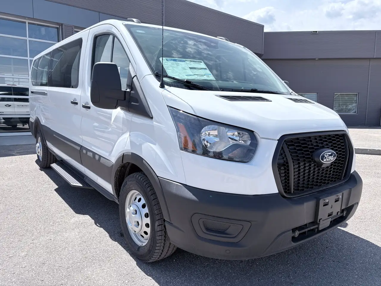 Ford Transit Passenger Wagon снимка Ford Transit Passenger Wagon