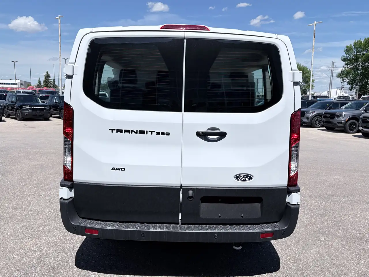 Ford Transit Passenger Wagon снимка Ford Transit Passenger Wagon