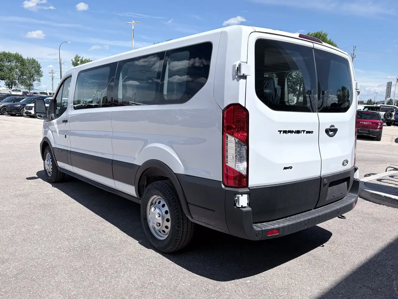 Ford Transit Passenger Wagon снимка Ford Transit Passenger Wagon