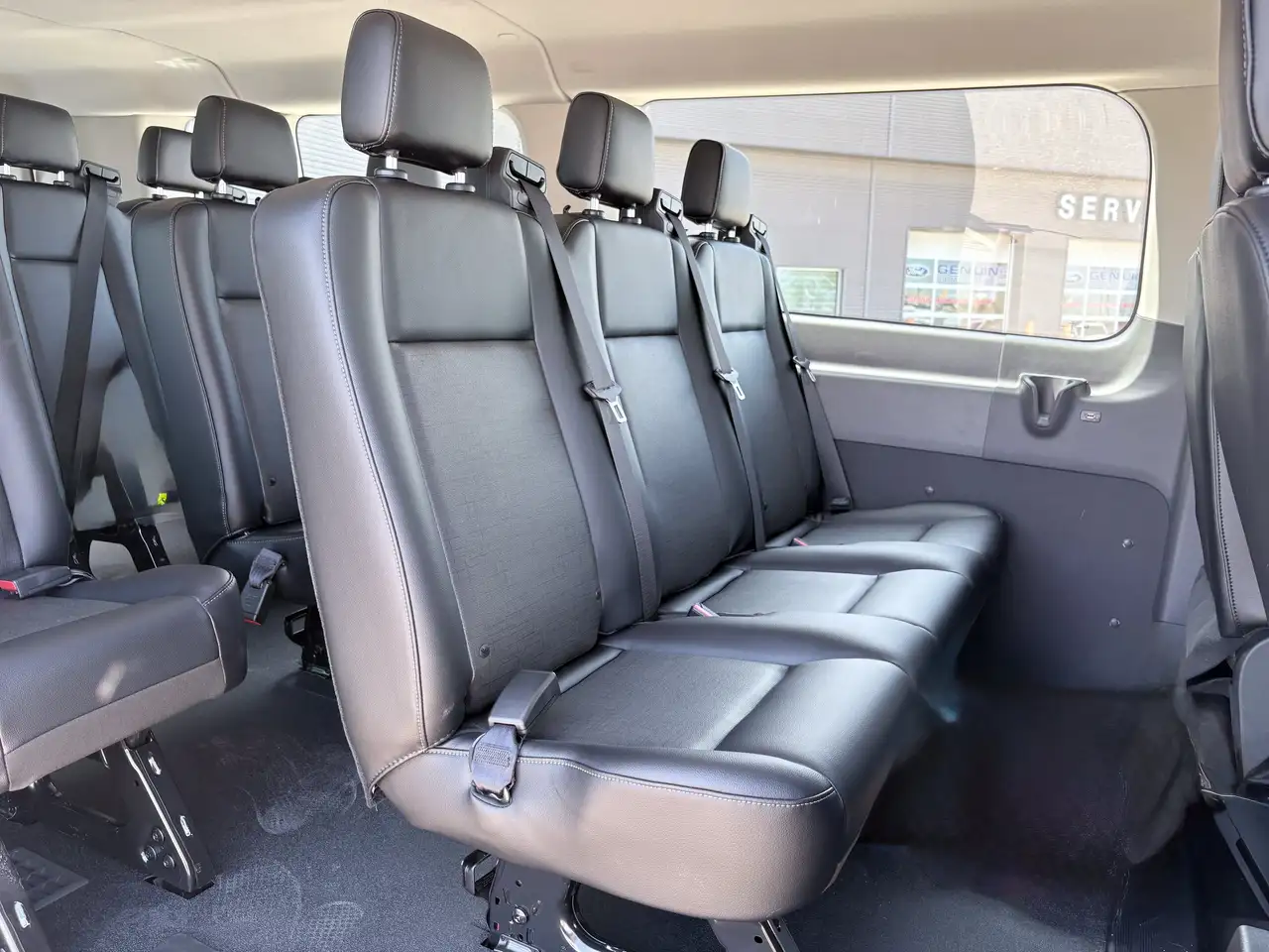 Ford Transit Passenger Wagon снимка Ford Transit Passenger Wagon
