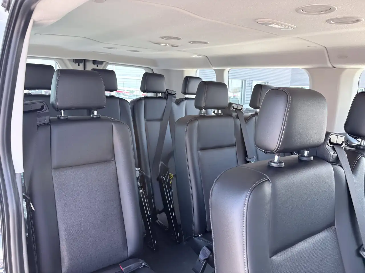 Ford Transit Passenger Wagon снимка Ford Transit Passenger Wagon