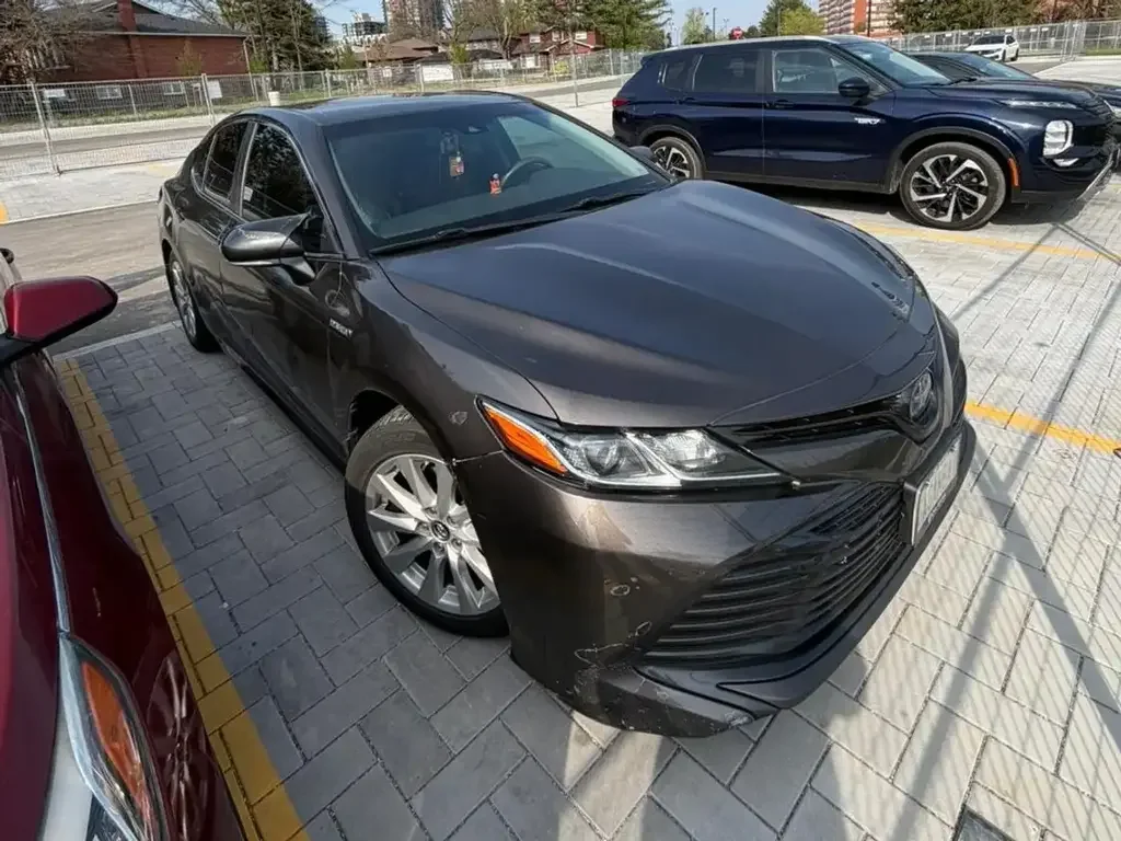 Toyota Camry снимка Toyota Camry