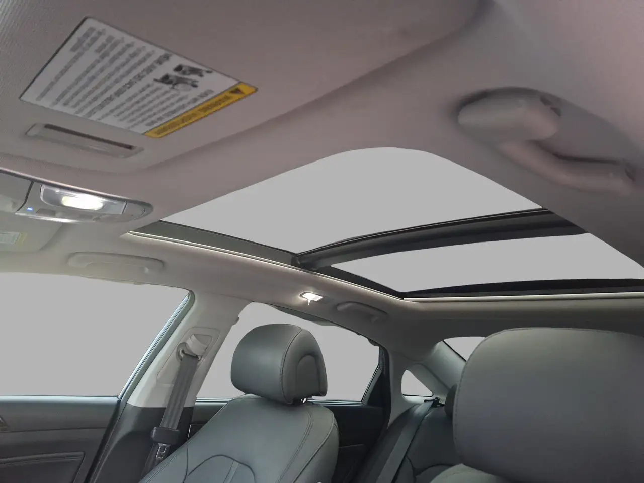 Hyundai SONATA снимка Hyundai SONATA