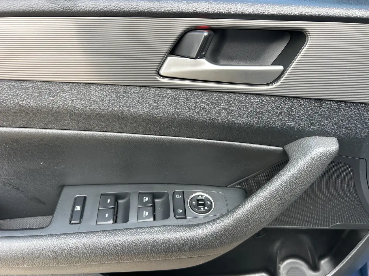 Hyundai SONATA снимка Hyundai SONATA