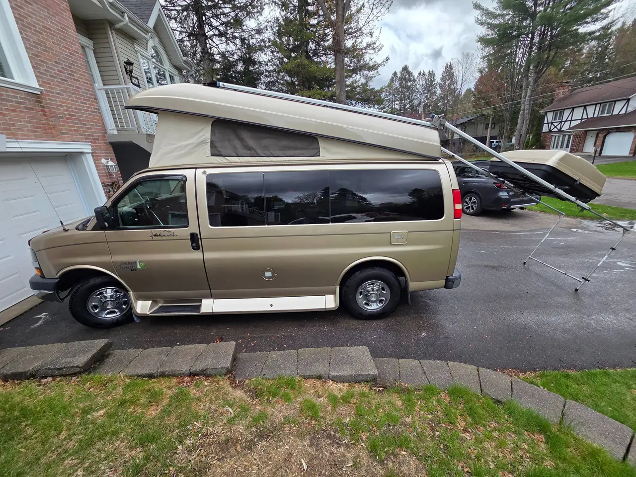 Chevrolet Express 2500 photo Chevrolet Express 2500