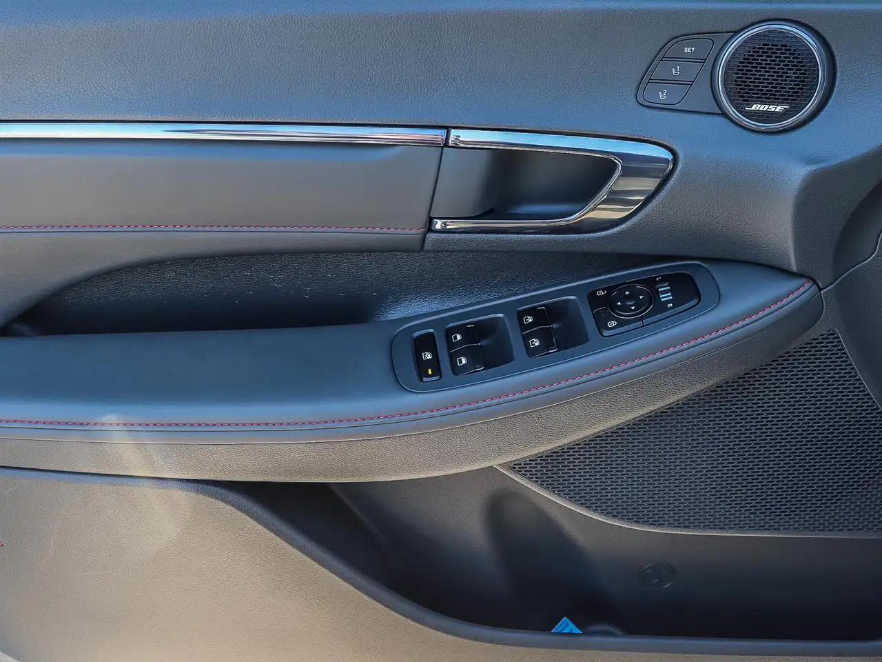 Hyundai SONATA снимка Hyundai SONATA